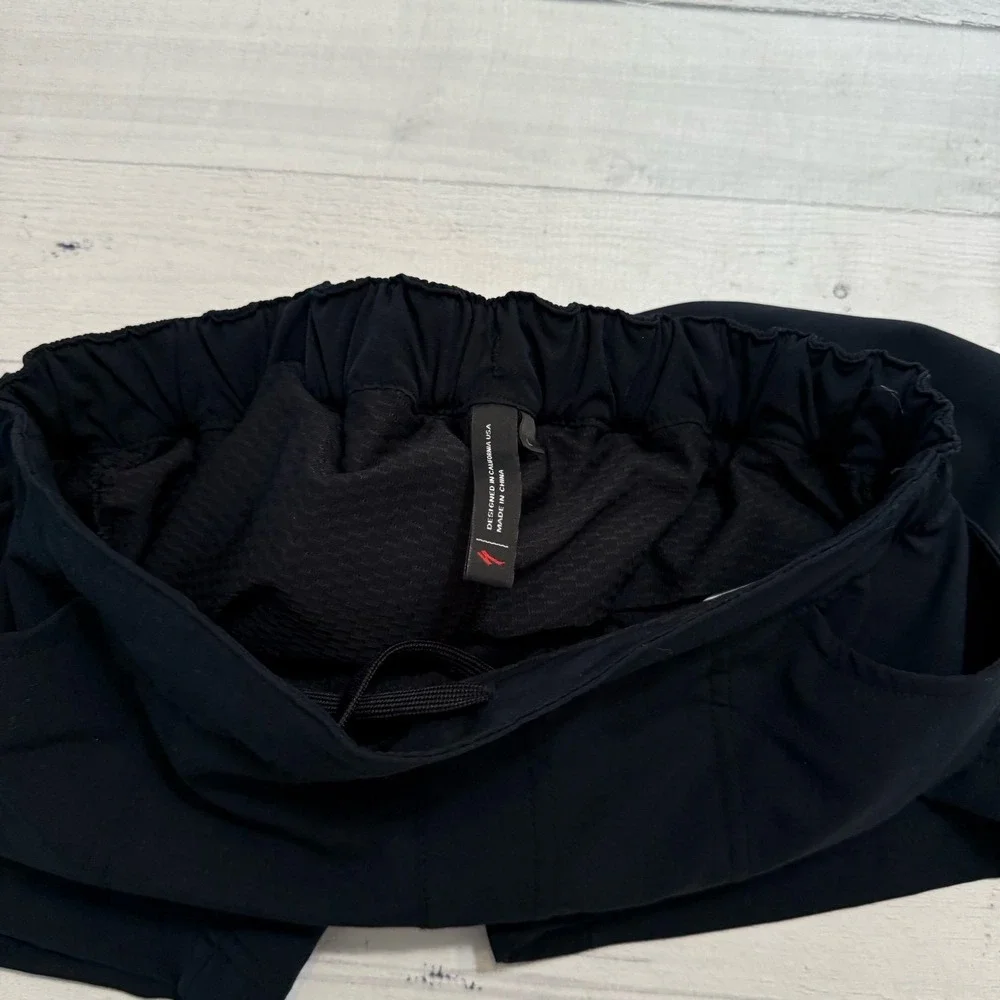 Specialized kids black shorts youth large‎